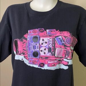 Uniqlo UTGP MOMA art Astronaut Boombox BLACK Graphic Tee M ❤️🖤